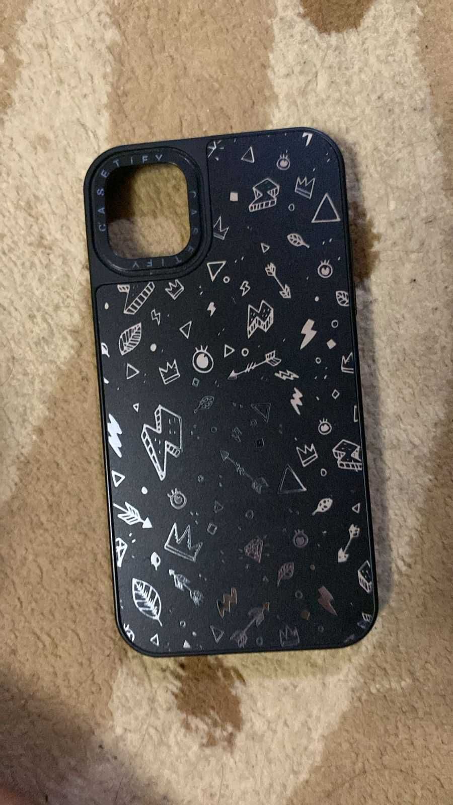 Чехлы для iPhone 11