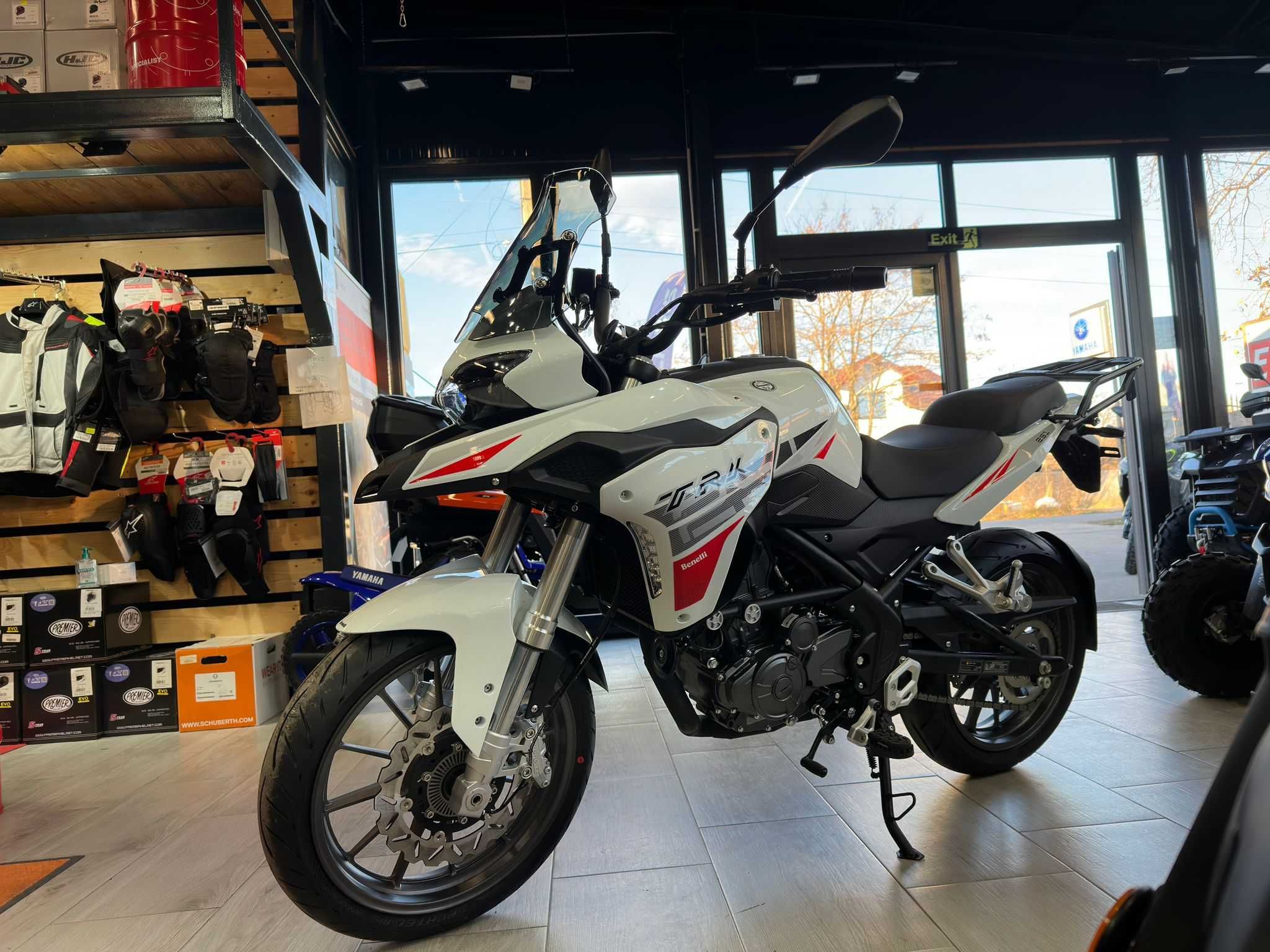 Benelli TRK 251 nou 0 km-livrare prin EST BIKE Campina