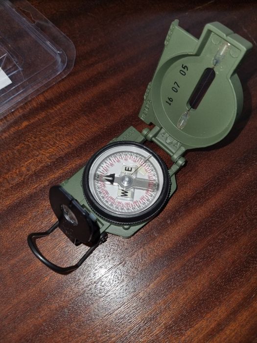 Cammenga компаси