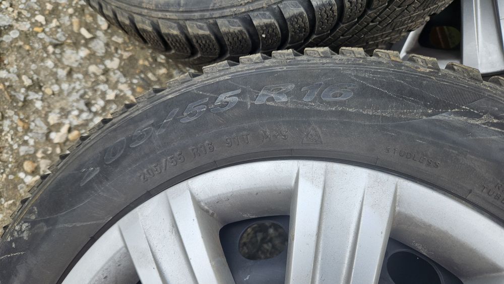 Гуми PIRELLI Cinturato Зимни 205/55/16