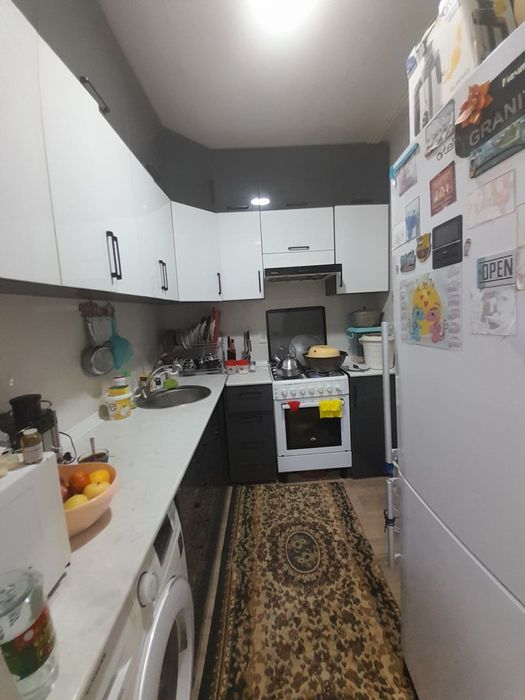 Метро Максима Горький. Художник