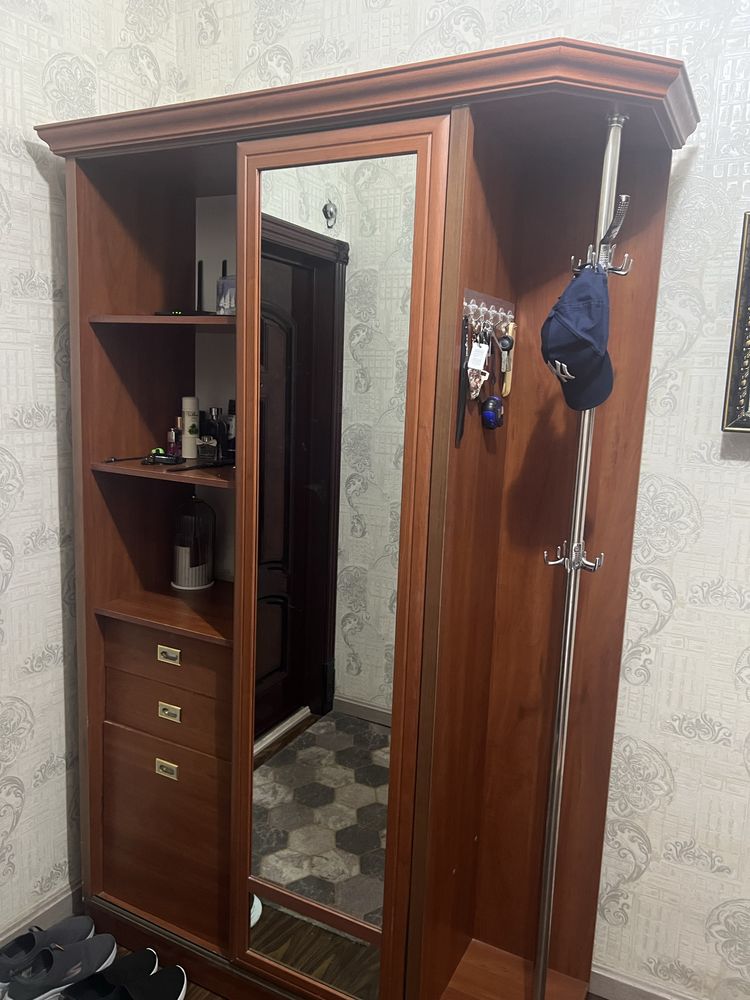 Прихожка шкаф бу