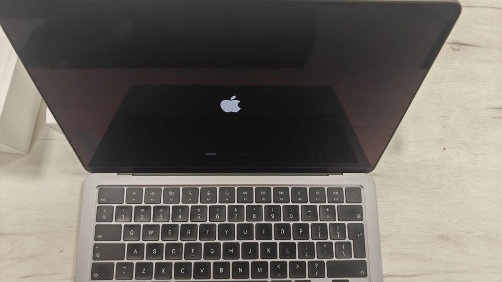 Macbook Air M2 13.6" 8GB RAM 512 GB SSD