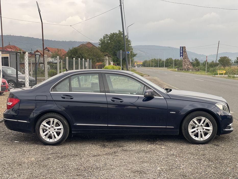 Mercedes-Benz C 220