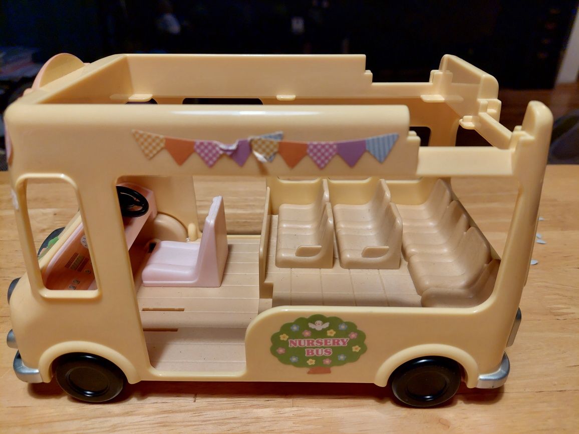 Vand minivan crem sylvanian families