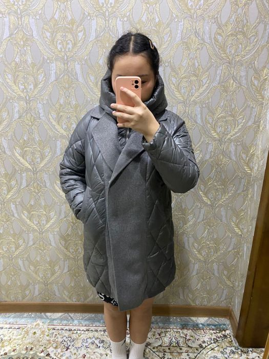 Серая зимняя куртка с капюшоном размеры:44,46,48