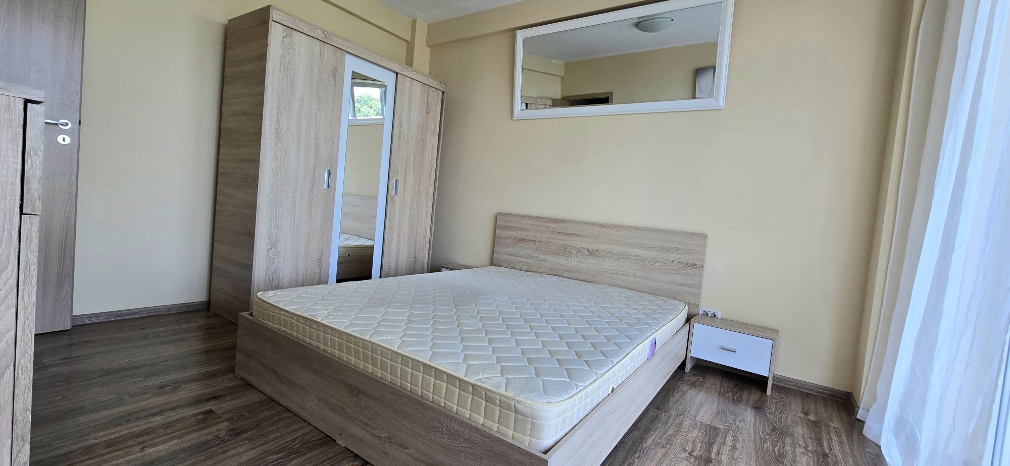 Proprietar închiriez ap. 3 camere Atrium Mall Podgoria