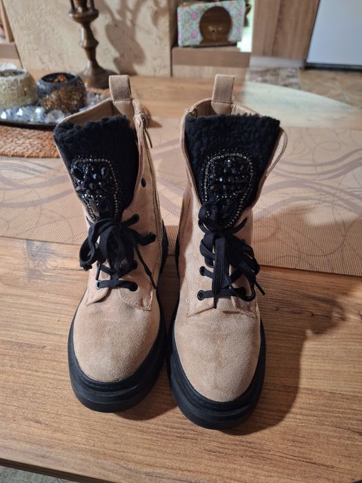 Дамски  боти от естествен вилур