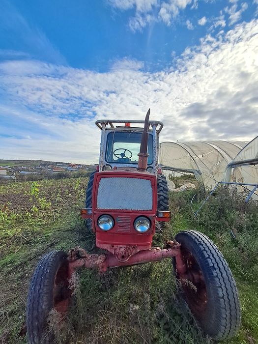 Продавам трактор ЮМЗ