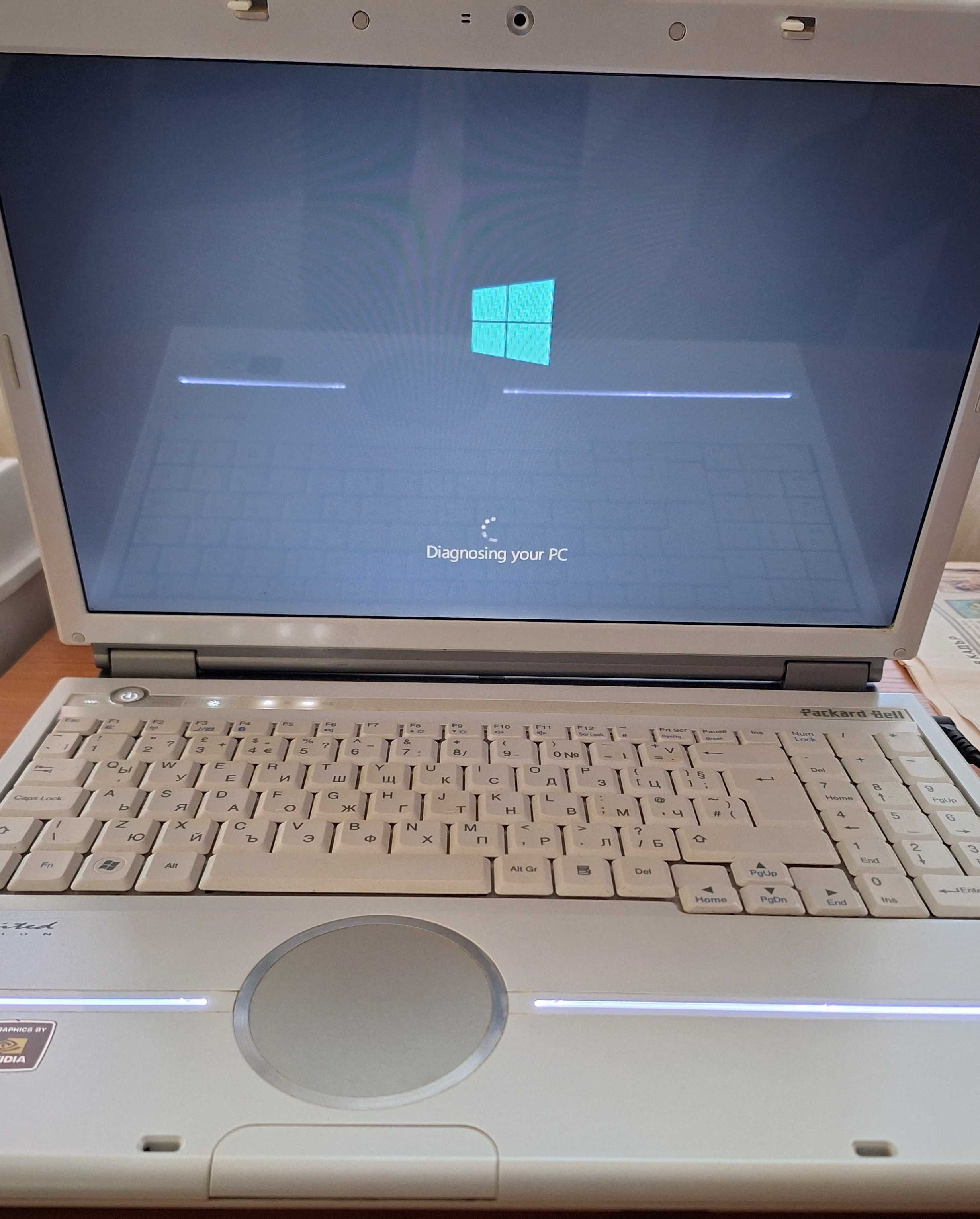 Лаптоп Packard bell