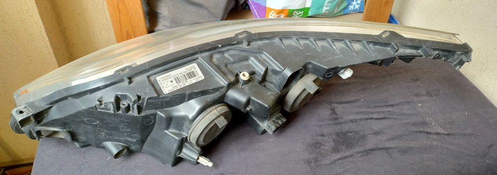 Far partea dreapta + Stop / lampa partea stanga Citroen C4 I 2004-2010