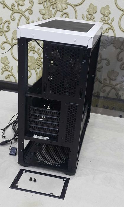 Cooler Master "Master Box"