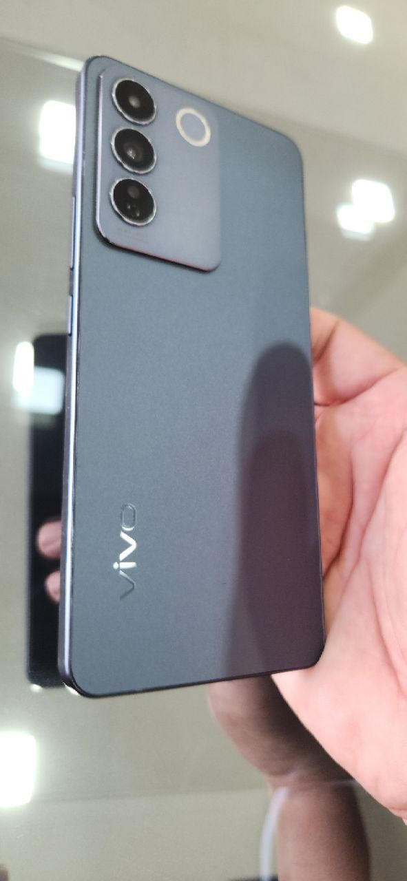 Vivo V 27e  8+8/256GB IDEAL