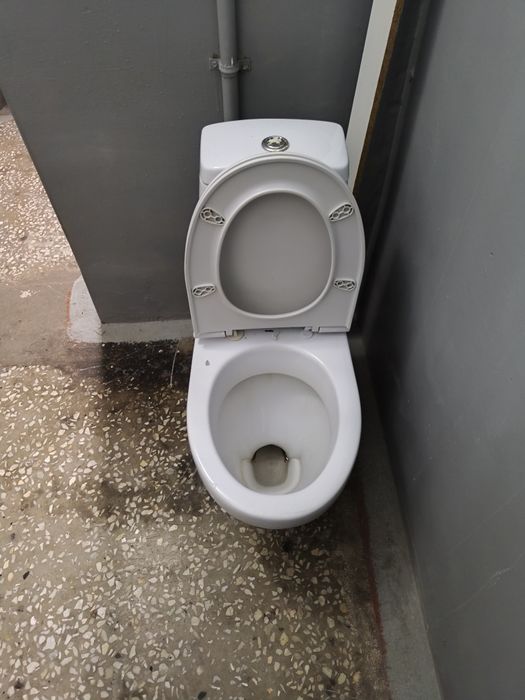 Продам б/у унитаз