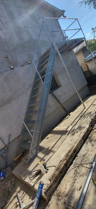 Scări metalice galvanizate la orice demisiune asiguram transport ori u