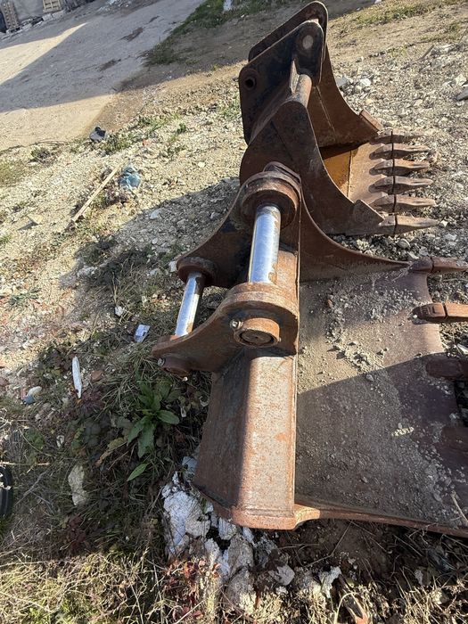 Cupe excavator de la 8- 25 tone cu prindere rapida