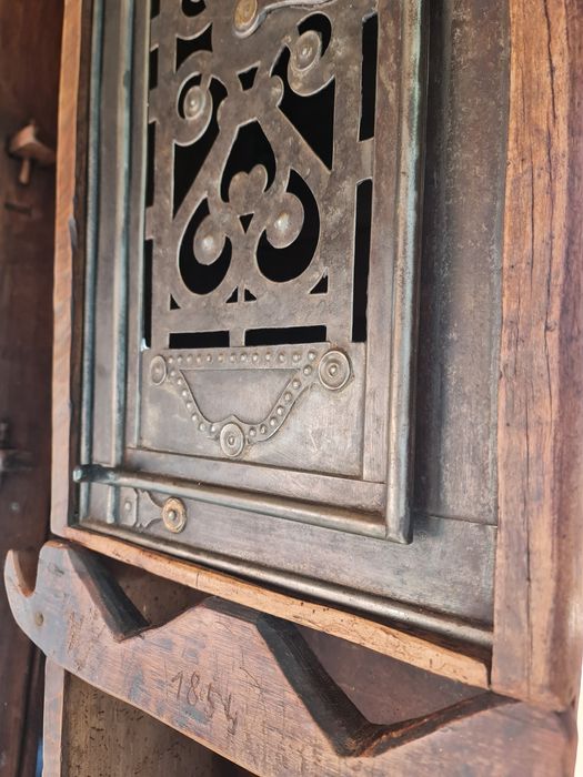 Raft-etajera din lemn-vechi. Antic.Diverse