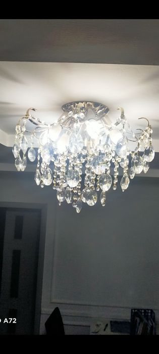Люстра зала или хола