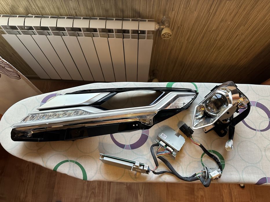 Mitsubishi Pajero Montero Sport 21 г фары