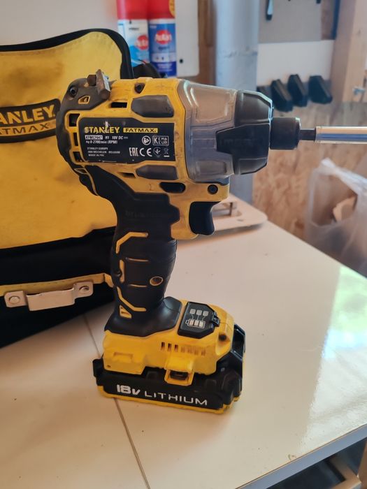 Vand următoarele scule