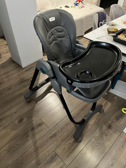 Стульчик детский регулировкой высоты и на колесиках