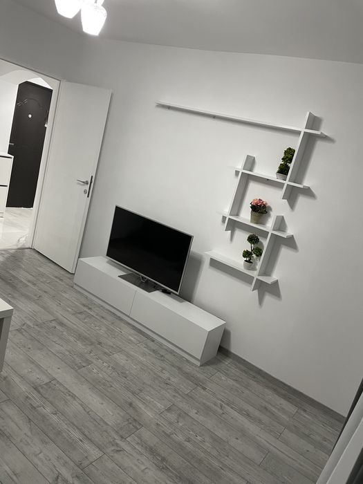 Inchiriez garsoniera