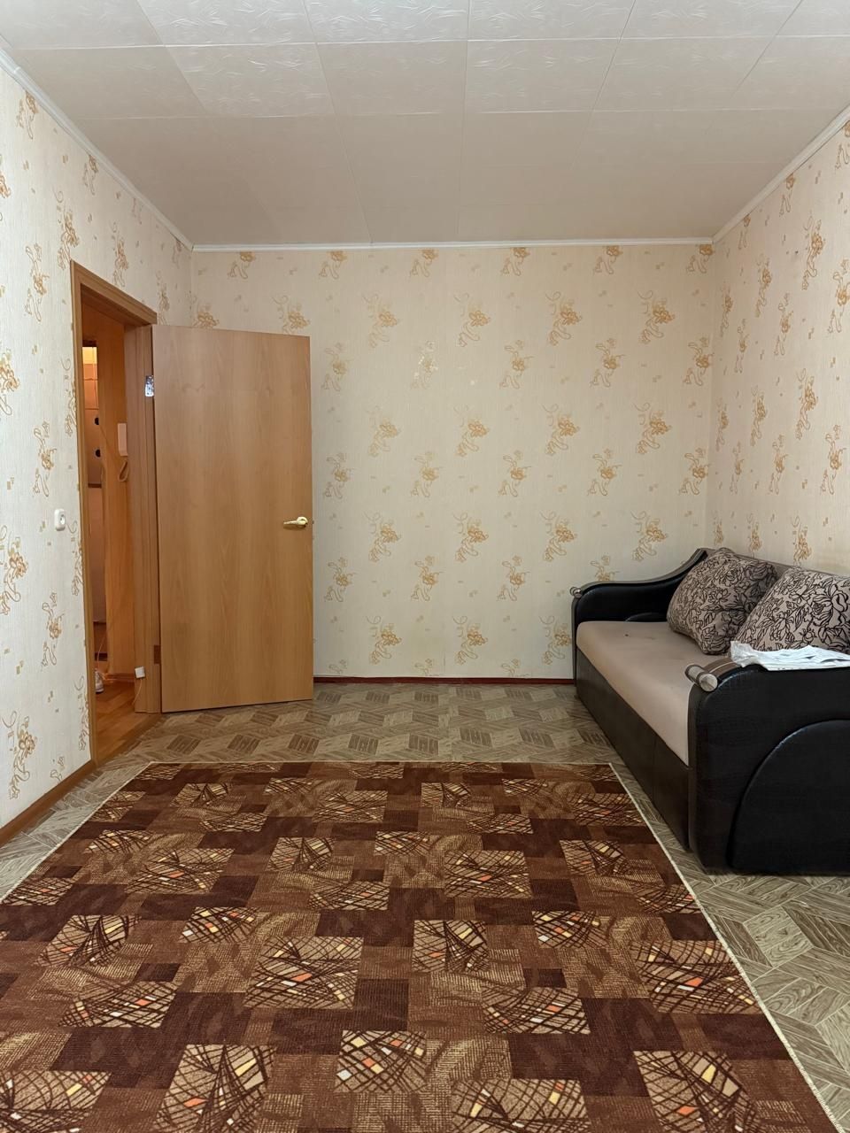 Продам 1 комнатную кв-ру в 7 мкр. за 13,7 млн