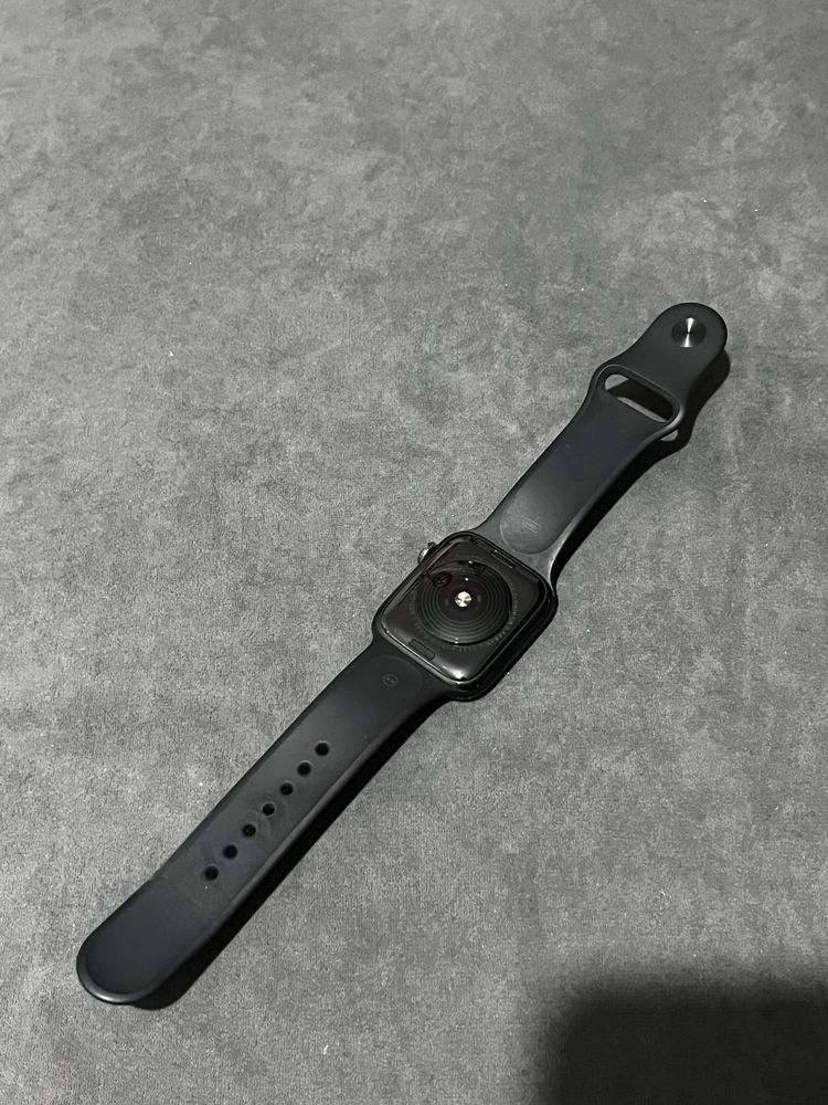 Продам часы Apple Watch SE 44mm