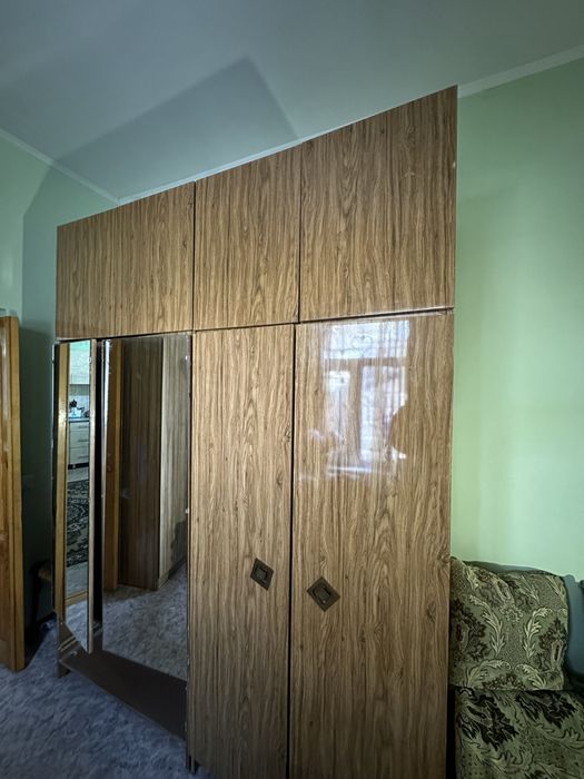 Шкаф , тумбочка, спальный гарнитур