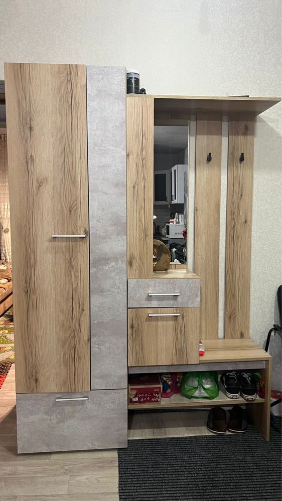 Продам прихожую