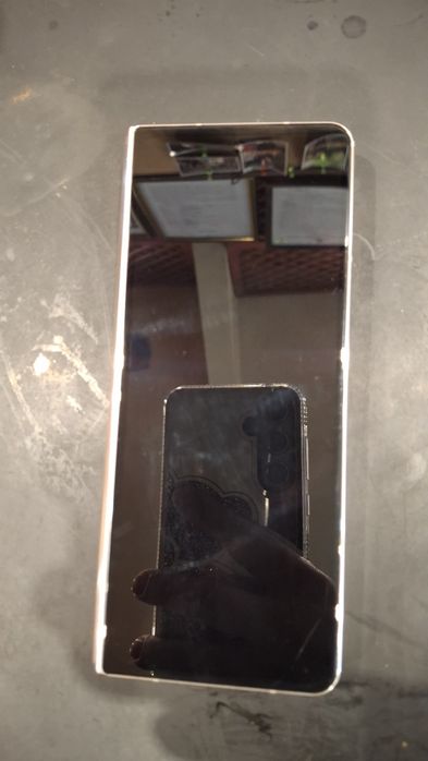 Продавам Z fold 4 СПЕШНО