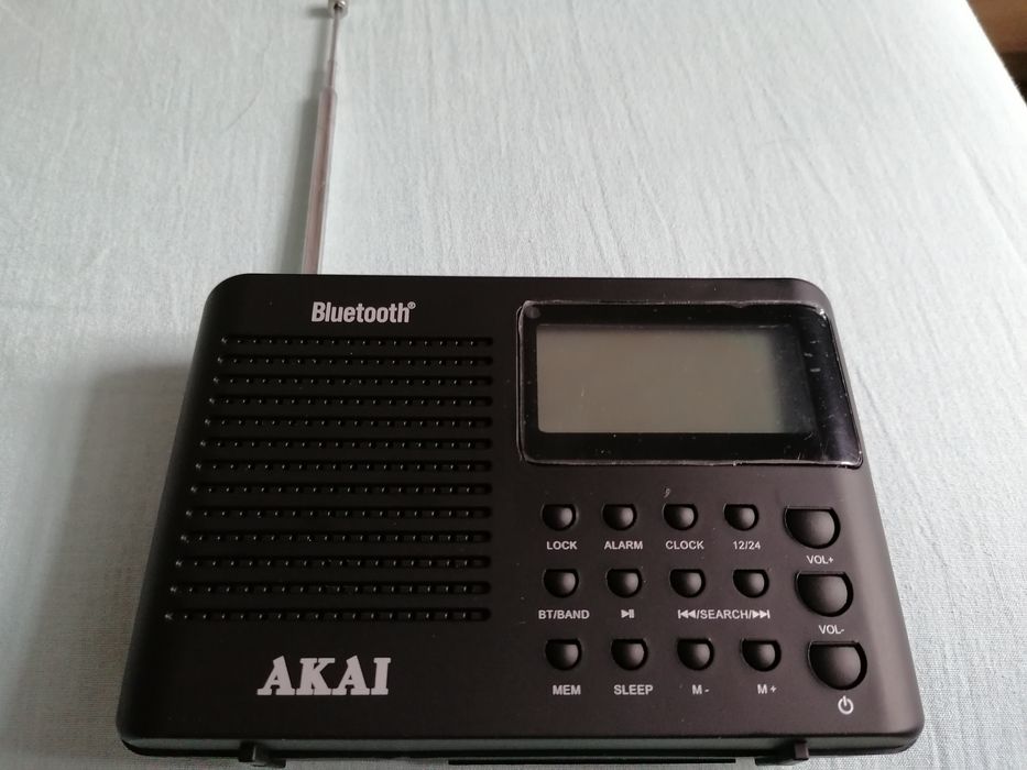 Radio Akai unde AM/FM nou.