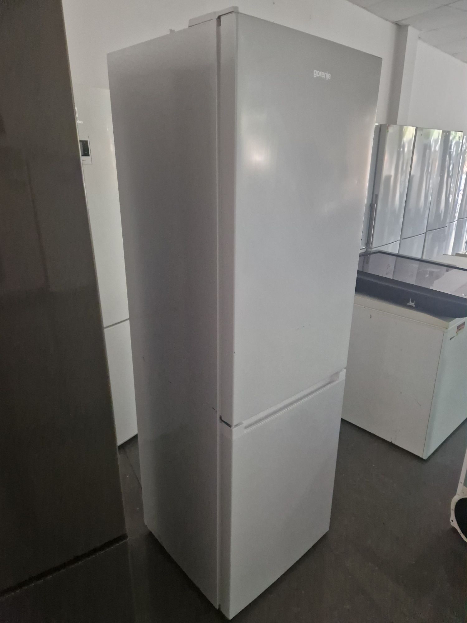 Хладилник с фризер Gorenje A++ No Frost