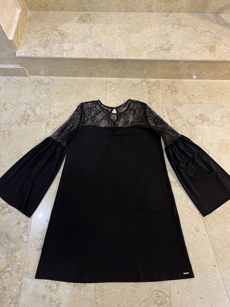 Черна рокля МОHITO