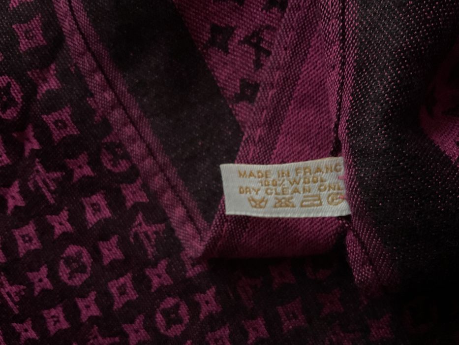 Esarfe Louis Vuitton impecabile