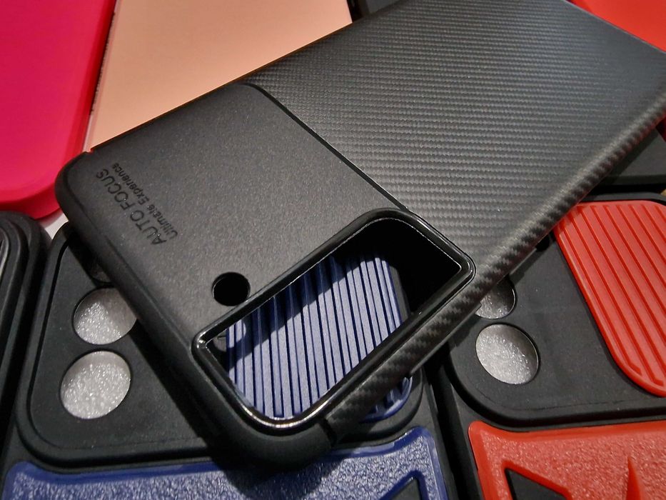 Galaxy S21 FE различни силиконови гърбове