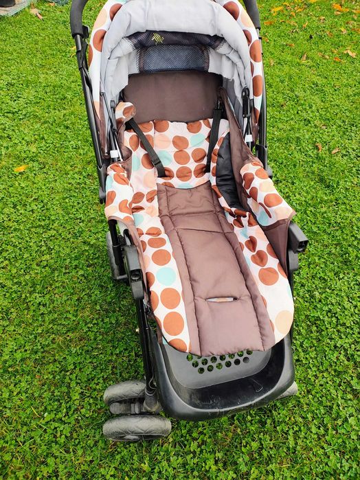 Cărucior pliabil pentru bebe ,,BabyCare"