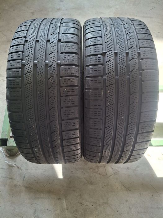 2 Anvelope de iarnă 235 40 r18 Continental