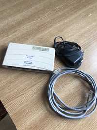 Switch retea 8 porturi UTP (RJ-45); cabluri retea intre 1,5 si 5m