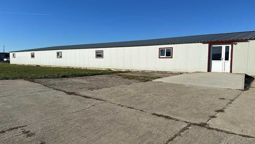 Închiriez 800 mp în hală industrială