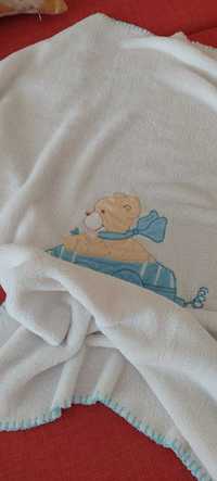 Одеала, завивка и възглавница за бебе