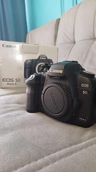 Зеркальный фотоаппарат Canon EOS 5 D Mark 2 body