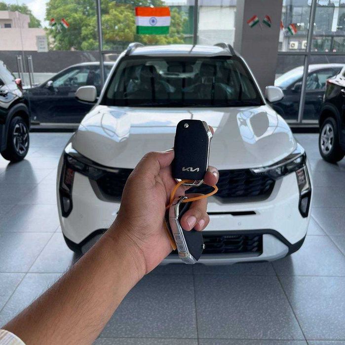 Kia Sonet maslo holatda srochna sotiladi