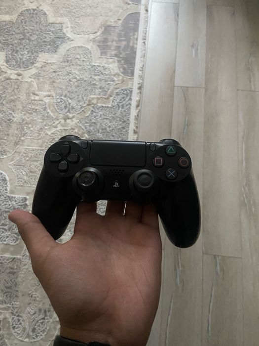 Продам ОРИГАНАЛ джойстик на пс4