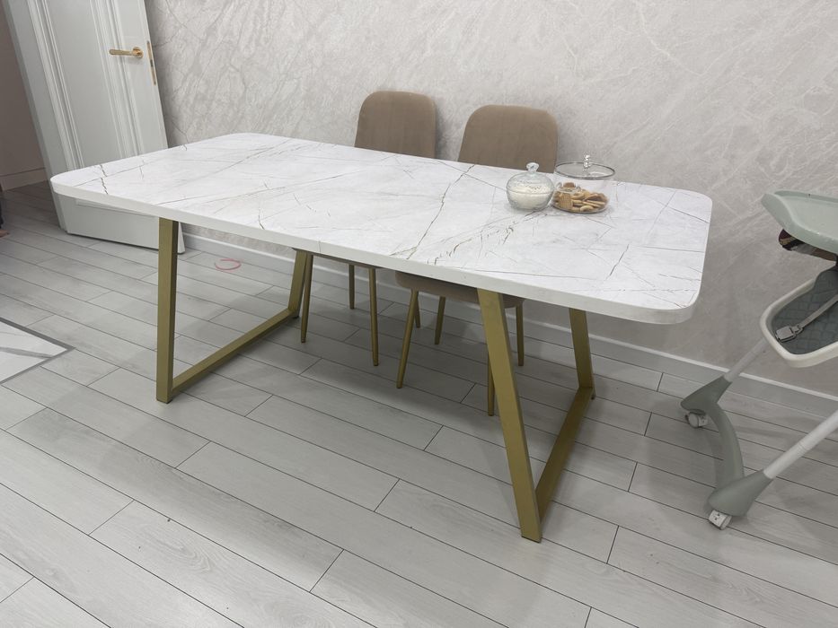 Продам стол в хорошем состоянии