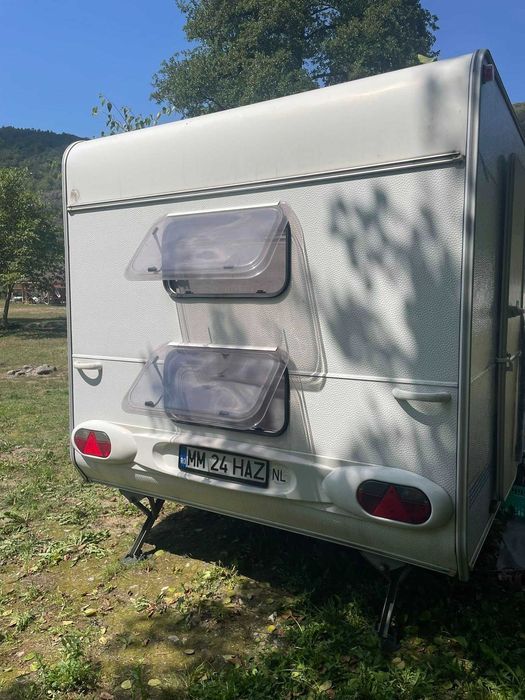 Vând Rulota Caravelair Antares Luxe 490 cu pat dublu și pat suprapus