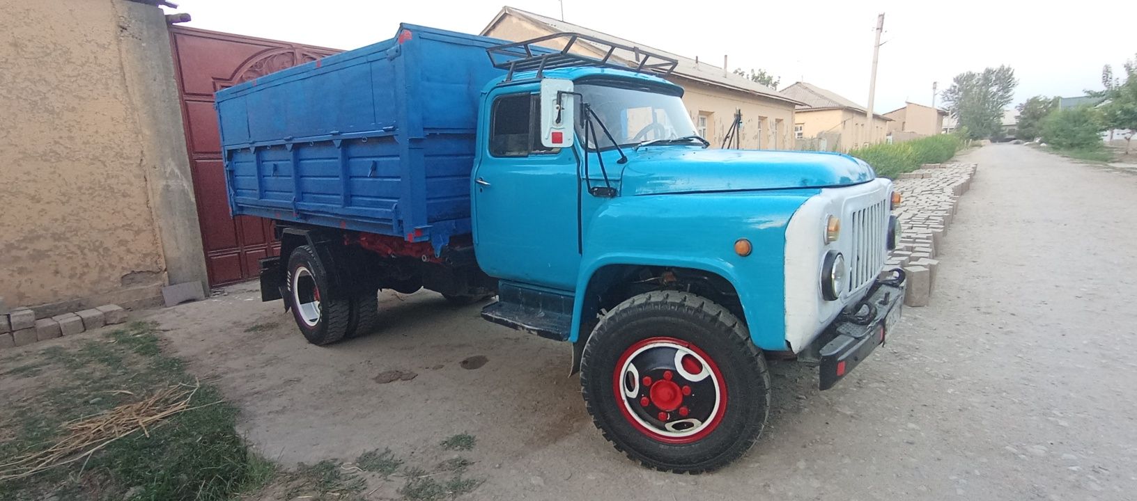 Gaz 53 samosval sotiladi pul zaril
