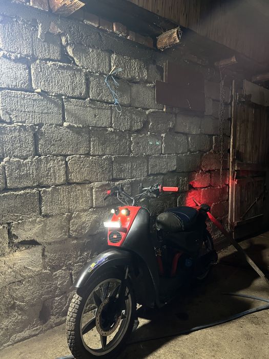 Scuter aprilia scarabeo