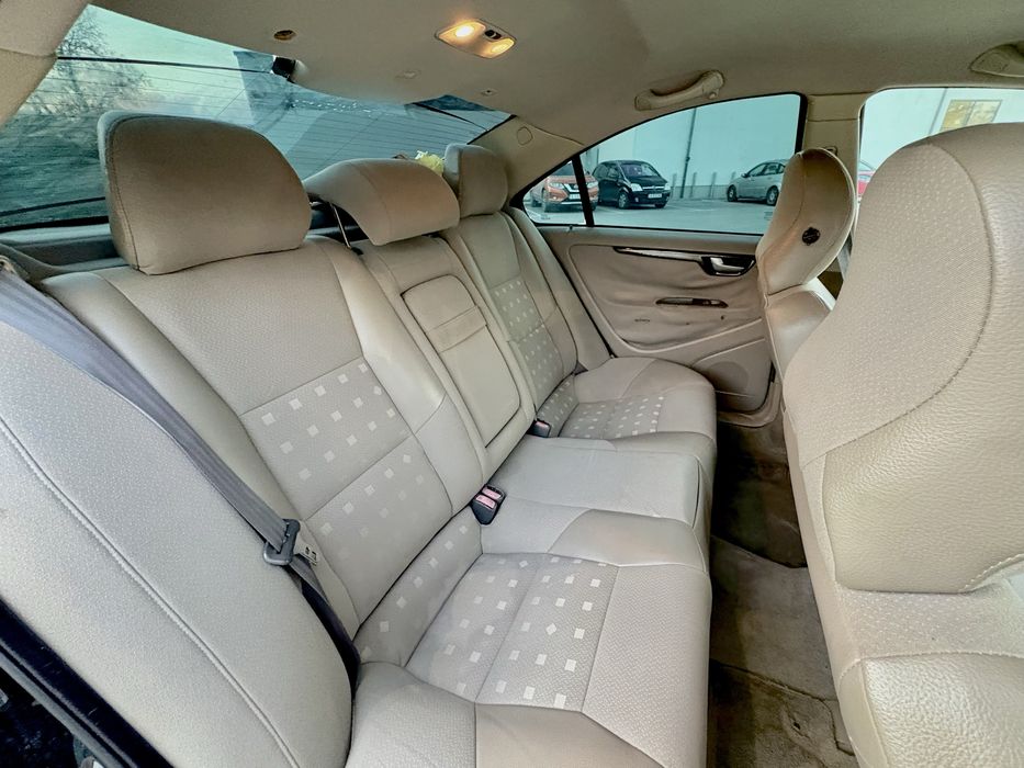 Volvo s60 2.4 бензин в добро състояние!