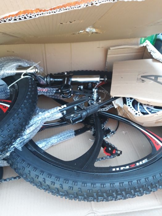 Bicicleta 3.0 cauciucuri.De munte.noi